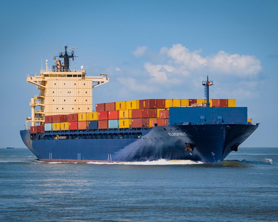 Porte-conteneurs en mer, fret maritime entre la Thaïlande et l'Europe